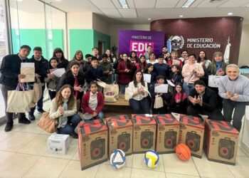 Estudiantes de escuelas rurales se destacaron en el concurso literario “Voces que cuentan”