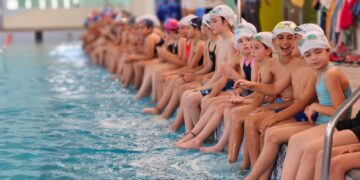 Más de 100 niñas y niños participaron del encuentro de natación en Concarán