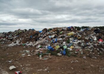 Evalúan qué hacer con el basural a cielo abierto de Fraga y la crítica situación de los efluentes cloacales