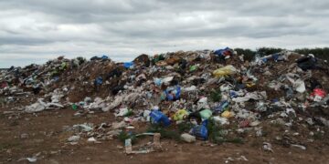 Evalúan qué hacer con el basural a cielo abierto de Fraga y la crítica situación de los efluentes cloacales