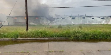 Sofocaron un incendio en la Zona Franca de Justo Daract, pero hay grandes pérdidas materiales