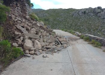 Cortaron la circulación de la ruta que une La Carolina con San Francisco