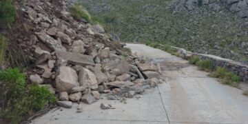 Cortaron la circulación de la ruta que une La Carolina con San Francisco