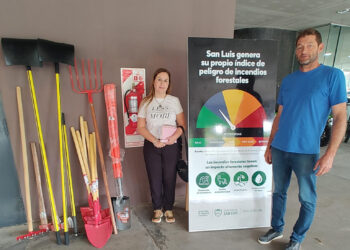 Entregaron equipamiento para colaborar en la lucha contra el fuego del norte provincial