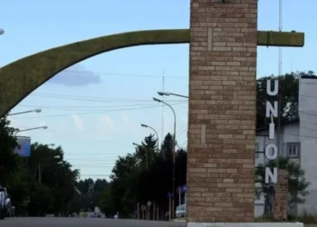 Unión: Un motociclista de 19 años murió al chocar contra un auto