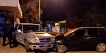 Quines: un auto y una camioneta protagonizaron un accidente de tránsito y los conductores dieron positivo en el alcotest
