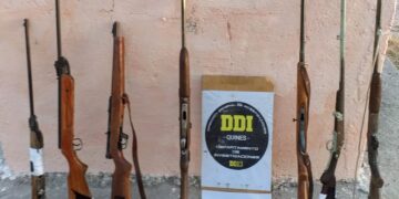 La Policía realizó allanamientos en distintos puntos del norte provincial y secuestró armas, marihuana y una computadora