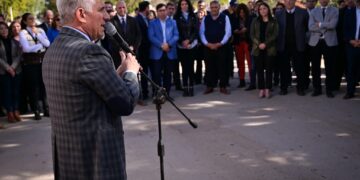 Casi 60 familias de Quines ya pueden acceder al gas natural