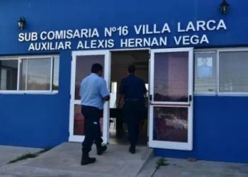 Brutal ataque en Villa Larca: golpearon a un hombre para robarle y le incendiaron su casa