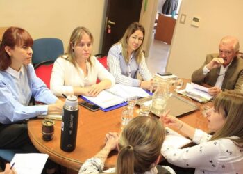 La Defensoría del Pueblo mantuvo una reunión con la intendenta de Naschel y vecinos por el servicio de agua potable