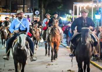 VILLA DE MERLO: Agrupaciones gauchas de los Comechingones marcharon por devoción Nuestra Señora del Rosario