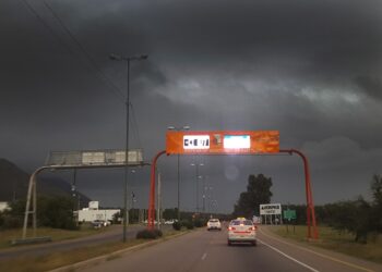 Forzaron la ventana de una casa, entraron y se robaron un millón de pesos