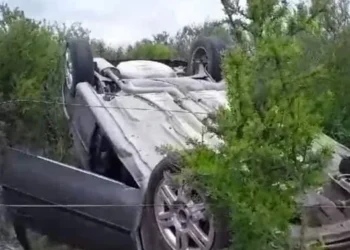 Renca: una mujer resultó ilesa tras un vuelco en un camino rural