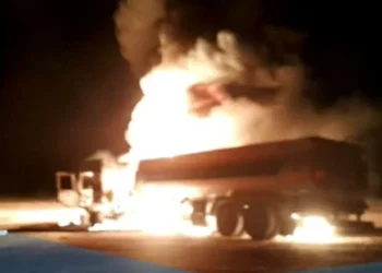 Santa Rosa del Conlara: Ardió un camión que transportaba combustible cerca de Santa Rosa