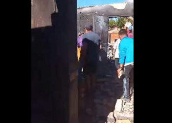 Paso Grande: Por una falla eléctrica se les quemó la casa completa