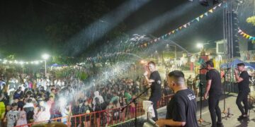 Ni la lluvia pudo con la 2da jornada de los Carnavales de Quines