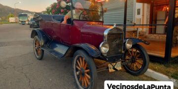 Una tarde cualquiera en La Punta y te encontras con un Ford T que cumple 100 años
