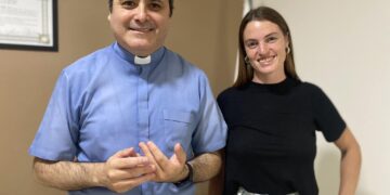 La Intendente de Buena Esperanza recibió al nuevo párroco de la localidad