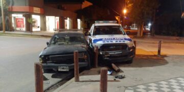 La Toma: Un automóvil conducido por un menor de 13 años colisiono a un patrullero que realizaba recorridos de prevención