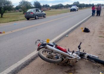 Quines: un hombre fue hospitalizado tras un accidente entre un auto y una moto en la ruta nacional 79