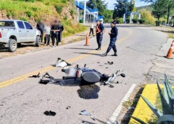 El Trapiche: dos jóvenes fueron hospitalizados tras el choque entre una moto y una camioneta