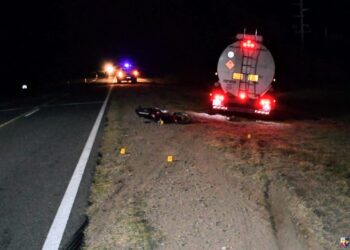 Candelaria: dos jóvenes resultaron heridos tras el choque entre una moto y un camión en la ruta nacional 79