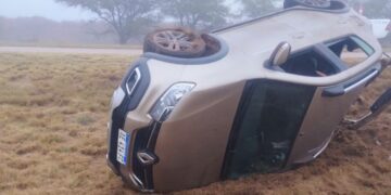 Accidente en la Autopista 55: un vehículo volcó tras que el conductor se quedara dormido