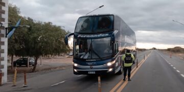 Refuerzan controles policiales en rutas de San Luis por paso de micros hacia movilización en Buenos Aires