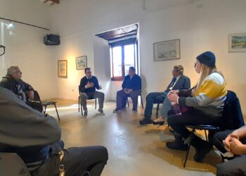 Brindaron una charla informativa para artesanos de la madera en San Francisco del Monte de Oro