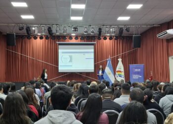 La capacitación docente en cooperativismo llega al departamento Dupuy