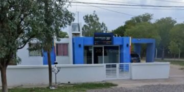 Quemaron una casa mientras dos hermanos dormían