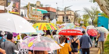 Realizaron la caminata ‘Paraguas por la Paz’ en la Villa de Merlo