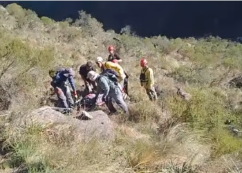 Asi fue el rescate de una persona en el Salto de la Negra Libre