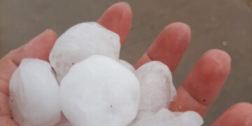Impresionante piedra cayó en el Parque Patrio de La Punta