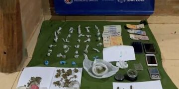 San Francisco del Monte de Oro: la Policía anuló dos centros de venta y distribución de drogas, incautó sustancias valuadas en más de 1 millón de pesos y detuvo a dos hombres