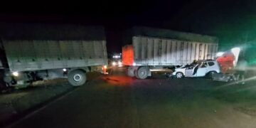 La Calera: Colisionaron un auto y un camión en la Ruta Nacional N.º 147