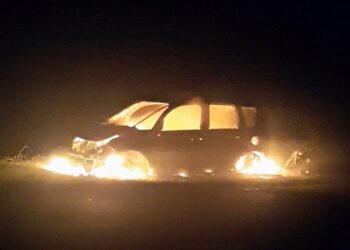 Un automóvil se incendió sobre la Autopista 55 en cercanías de Concarán; no hubo personas heridas