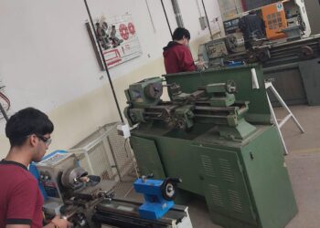 Estudiantes de Nueva Galia fabrican piezas para el hospital local