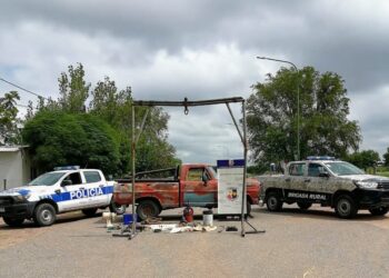 Batavia: la Policía realizó un allanamiento por una causa de abigeato y secuestró distintos elementos
