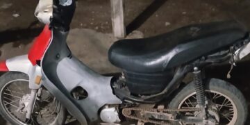 Quines: demoran a un joven y secuestran una motocicleta por múltiples infracciones