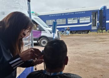 Beazley recibió al tren de Capital Humano en su primera jornada en la provincia