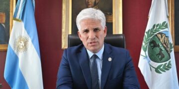 El Gobernador le pidió la renuncia a todo el gabinete