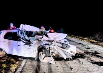 Un hombre resultó herido tras un choque entre un vehículo y un camión en la Autopista 55