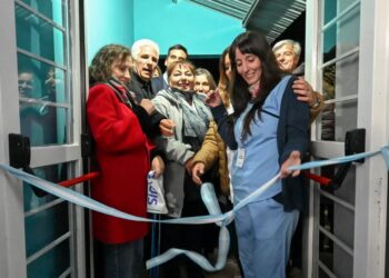 Poggi inauguró mejoras en el CAPS de Los Molles y proyectó el gas natural para la localidad