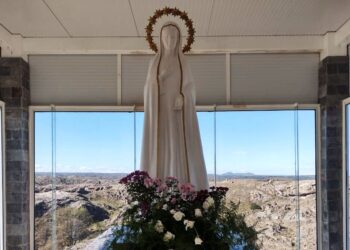 Virgen de la Cobrera: fe y naturaleza en el rezo del Rosario y la Santa Misa