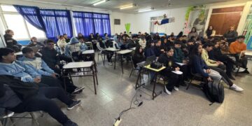 Estudiantes de la Escuela ‘Profesor Víctor Saá’ de Quines aprendieron sobre redacción periodística