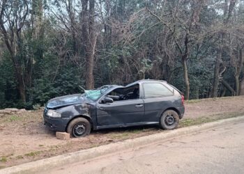 Villa de Merlo: un joven resultó lesionado tras protagonizar un siniestro vial en un automóvil
