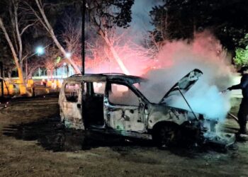San Jerónimo: se incendiaron un vehículo utilitario y un quincho en el camping municipal