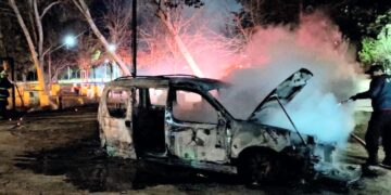 San Jerónimo: se incendiaron un vehículo utilitario y un quincho en el camping municipal