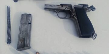Villa del Carmen: durante un control policial, secuestraron un arma de fuego y cuchillos y decomisaron un animal faenado